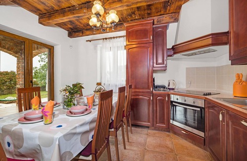 Cabrunici House | Stunning home in Cabrunici