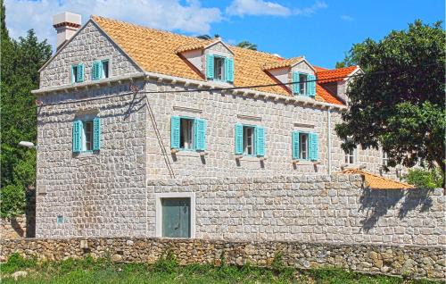 Cavtat House | Stunning Home In Cavtat With Sauna