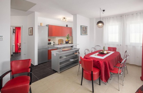 Crveni Vrh House | Stunning home in Crveni Vrh with WiFi