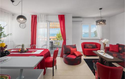 Crveni Vrh House | Stunning Home In Crveni Vrh With Wifi