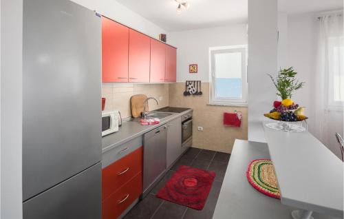 Crveni Vrh House | Stunning Home In Crveni Vrh With Wifi