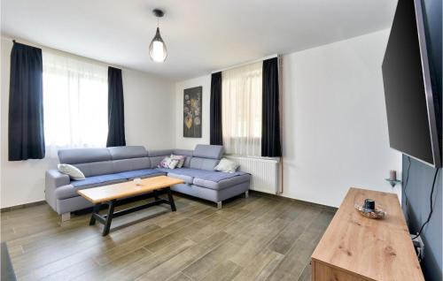 Lasinja House | Stunning Home In Desni Stefanki