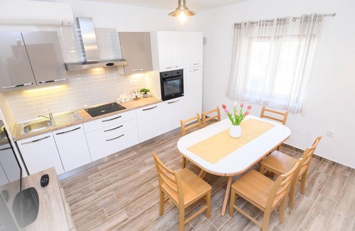 Trilj House | Stunning home in Dicmo