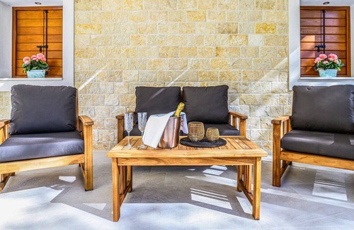 Trilj House | Stunning home in Dicmo
