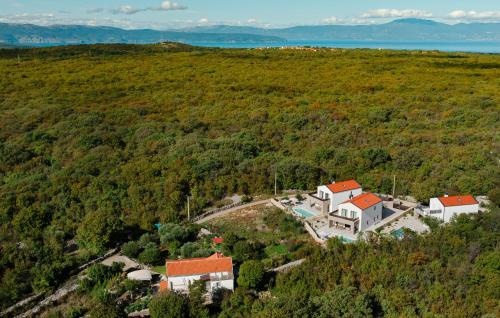 Kras House | Stunning Home In Dobrinj