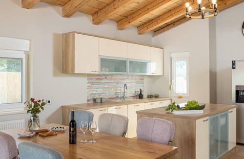 Marina House | Stunning home in Dograde
