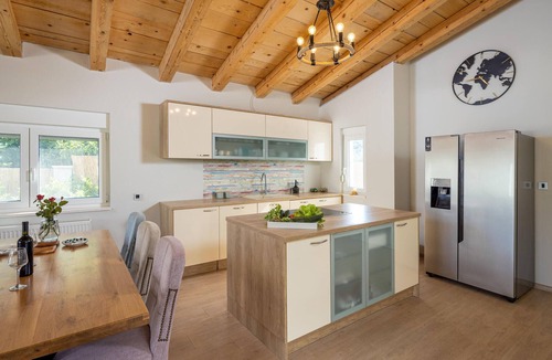 Marina House | Stunning home in Dograde