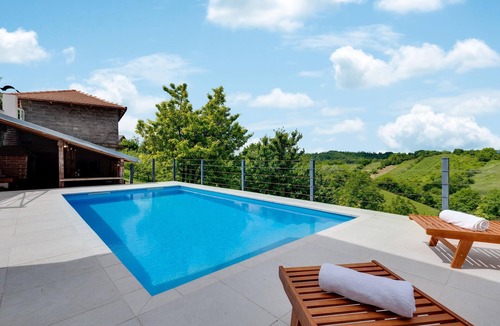 Breznik Plesivicki House | Stunning home in Donja Reka