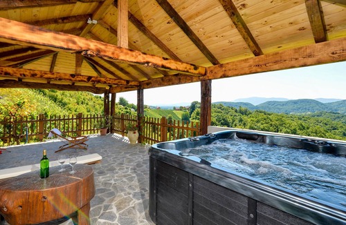 Donja Voca House | Stunning home in Donja Voca