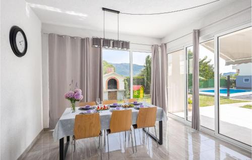 Dugopolje House | Stunning Home In Dugopolje