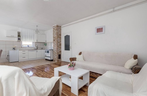 Gospic House | Stunning home in Debelo Brdo I with WiFi