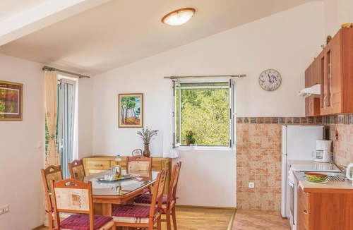 Tucepi House | Stunning home in Gornje Tucepi with WiFi