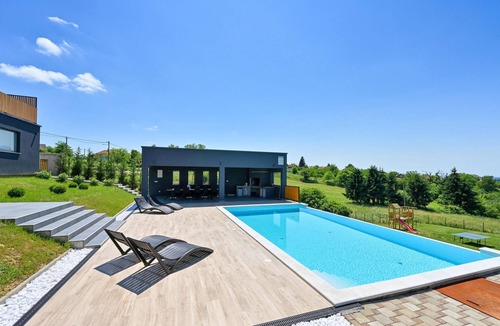 Klostar Ivanic House | Stunning home in Klostar Ivanic
