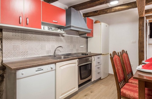 Jurdani House | Stunning home in Jurdani with WiFi