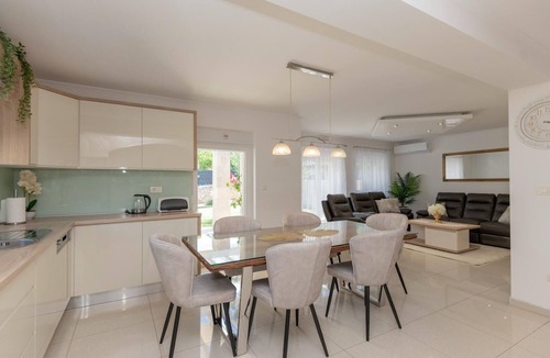 Kamenmost House | Stunning home in Kamenmost
