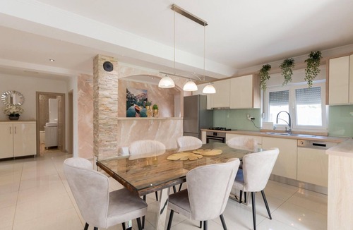 Kamenmost House | Stunning home in Kamenmost