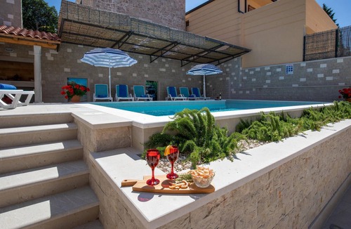 Kremena House | Stunning home in Klek