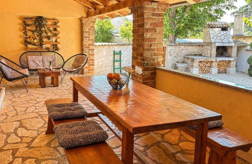 Kosinozici House | Stunning home in Kosinozici with WiFi