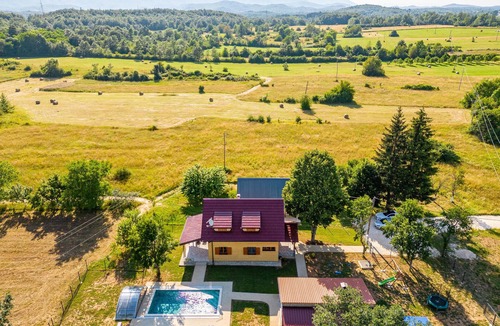 Lovinac House | Stunning home in Licko Cerje with sauna