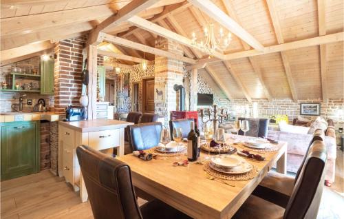 Trilj House | Stunning Home In Lovrec With Sauna