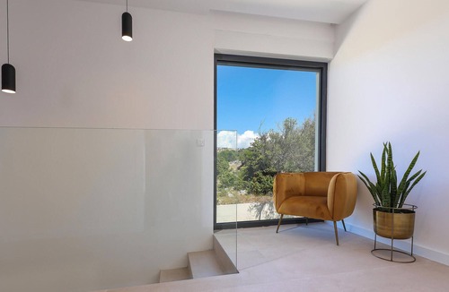 Jakisnica House | Stunning home in Lun with sauna
