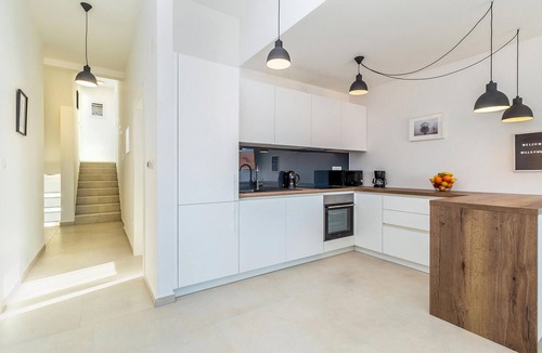 Njivice House | Stunning home in Njivice