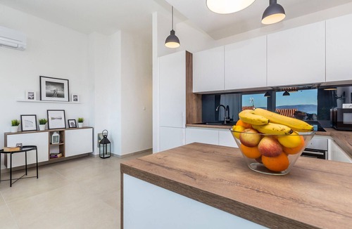 Njivice House | Stunning home in Njivice