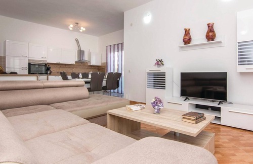 Pakostane House | Stunning home in Pakostane
