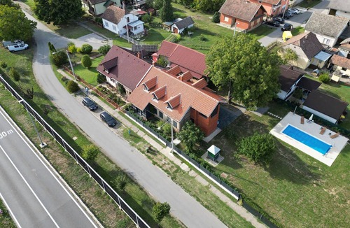 Petrijevci House | Stunning home in Petrijevci