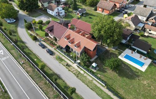 Petrijevci House | Stunning Home In Petrijevci