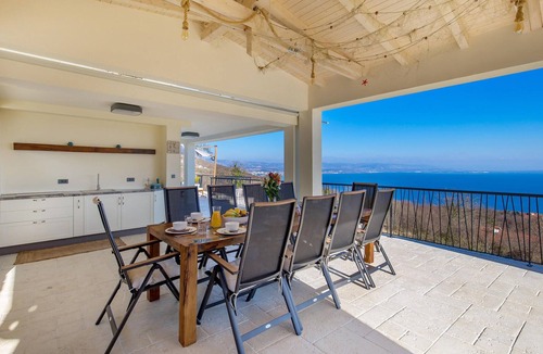 Poljane House | Stunning home in Poljane