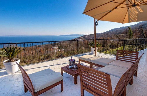 Poljane House | Stunning home in Poljane