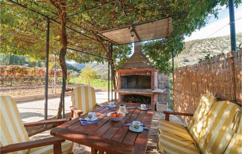 Dol House | Stunning Home In Postira With Wifi