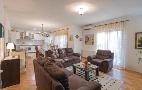 Donji Prolozac House | Stunning Home In Prolozac Donji