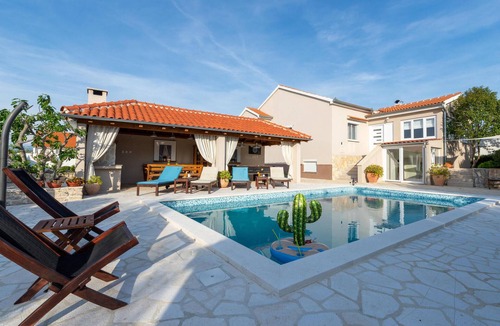 Pridraga House | Stunning home in Pridraga