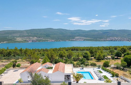 Pridraga House | Stunning home in Pridraga
