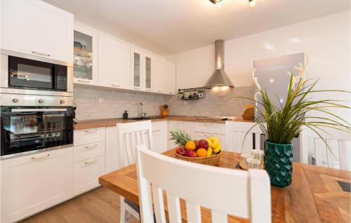 Pridraga House | Stunning Home In Pridraga