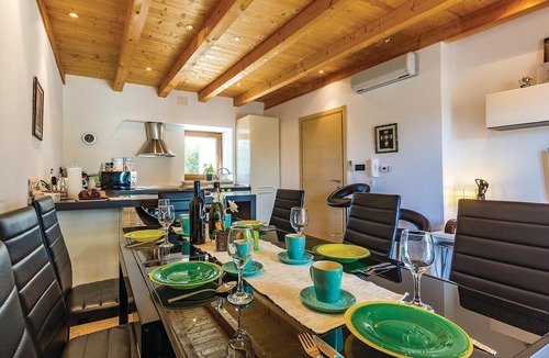 Rakalj House | Stunning home in Rakalj with sauna