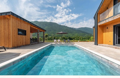 Brusane House | Stunning home in Rizvanusa with sauna