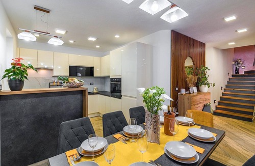 Sajini House | Stunning home in Sajini