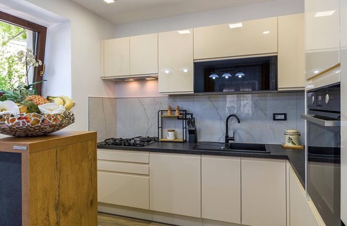 Sajini House | Stunning home in Sajini