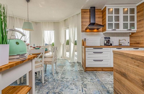 Sevid House | Stunning home in Sevid