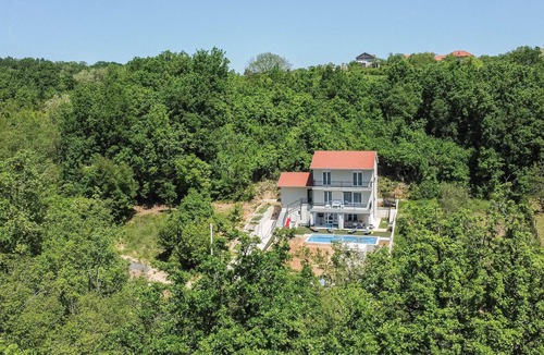 Suhac House | Stunning home in Sinj