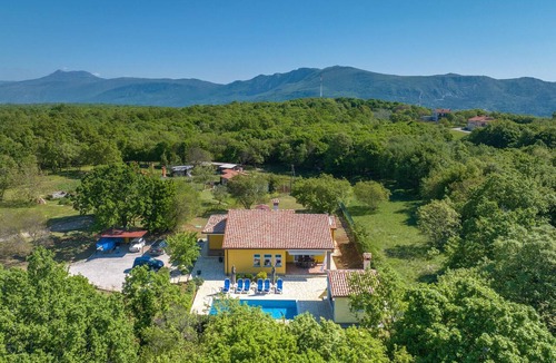 Strmac House | Stunning home in Strmac