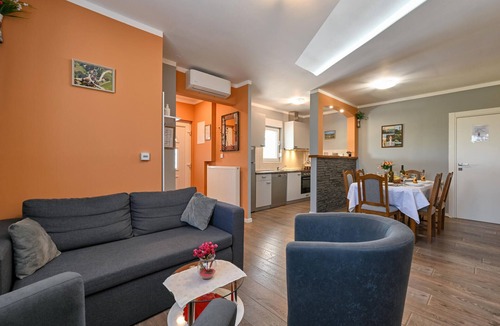 Sveti Kriz House | Stunning home in Sveti Kriz