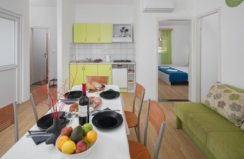 Tinjan House | Stunning home in Tinjan