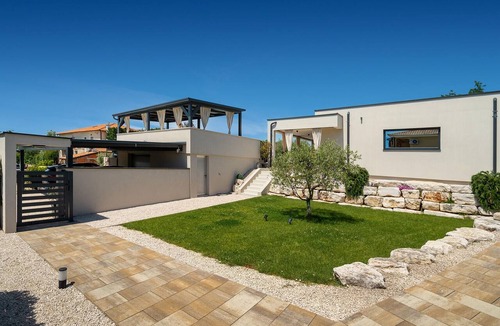 Vabriga House | Stunning home in Vabriga with house a panoramic view