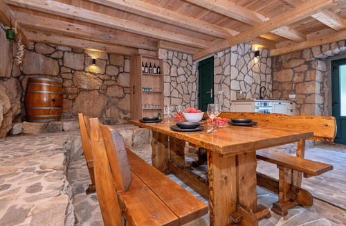 Vrgorac House | Stunning home in Vrgorac with private swimming pool, can be inside or outside