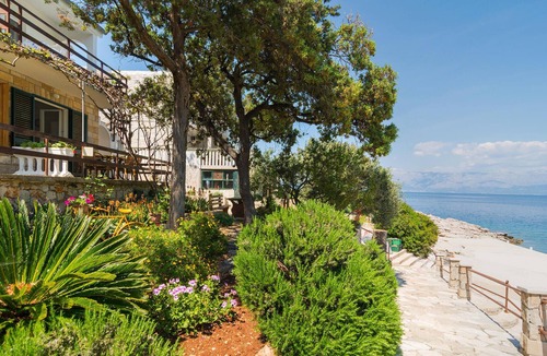 Pokrivenik House | Stunning home in Zastrazisce with house sea view