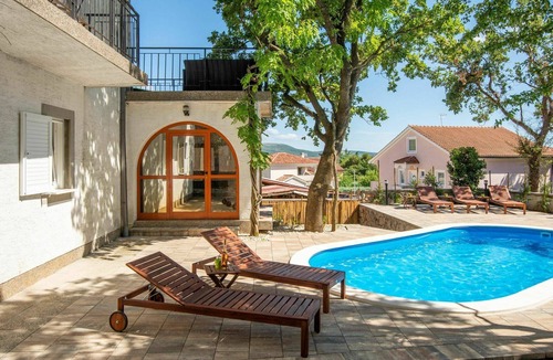 Kornic House | Stunning private villa for 12 people with A/C, private pool, WIFI, TV, terrace and pets allowed